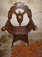 Chateau de Mauriac (13), Chaise